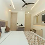 Hotel Green Palace-Near Delhi Airport