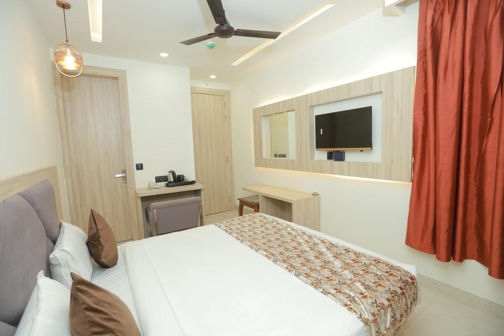 Palace-near Delhi Airport 3* New Delhi