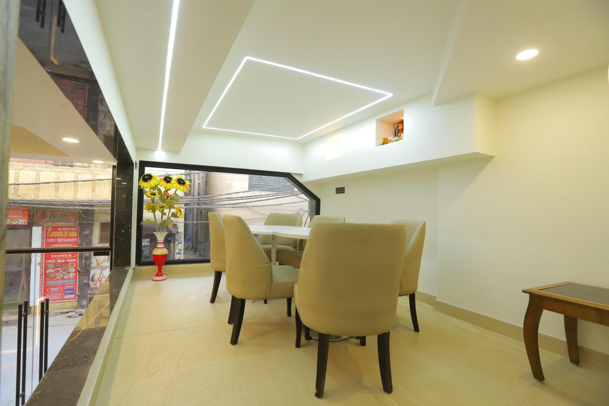 Hotel Palace-near Delhi Airport New Delhi